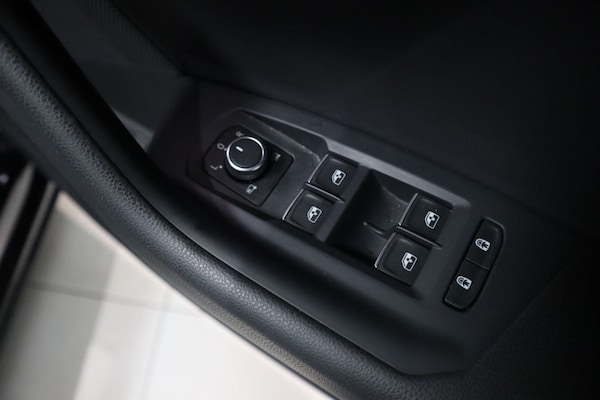 Used Volkswagen Touareg 2023 for sale - 76256732: Photo 16