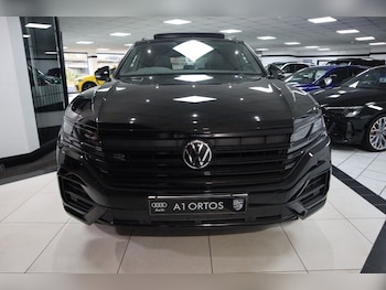 Used Volkswagen Touareg 2023 for sale - 76256732: Photo 2