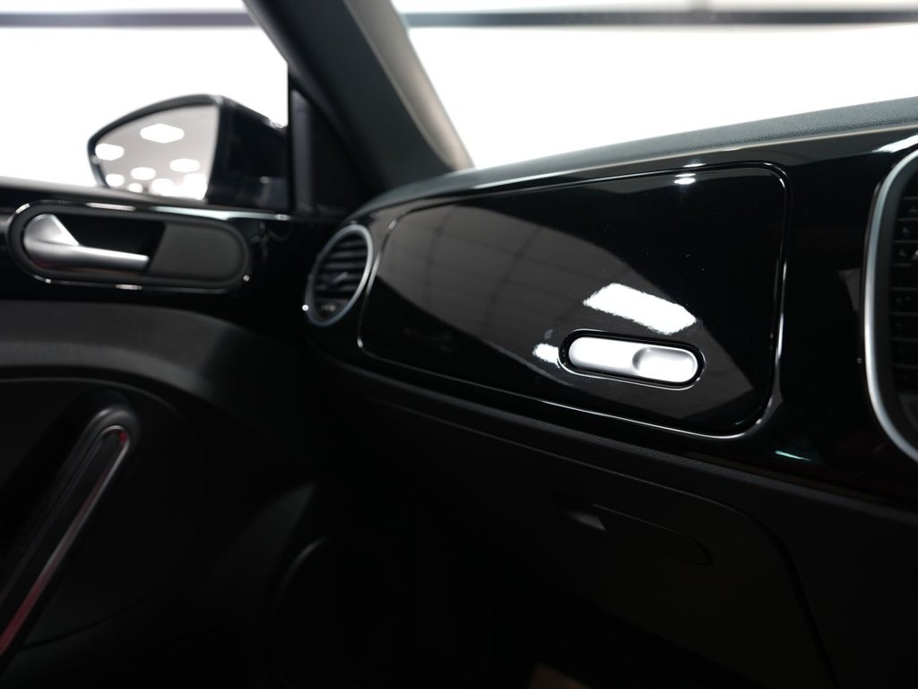 Used Volkswagen Beetle 2017 for sale - 77936080: Photo 37