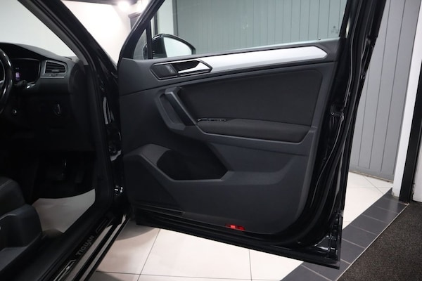 Used Volkswagen Tiguan 2018 for sale - 76303700: Photo 14