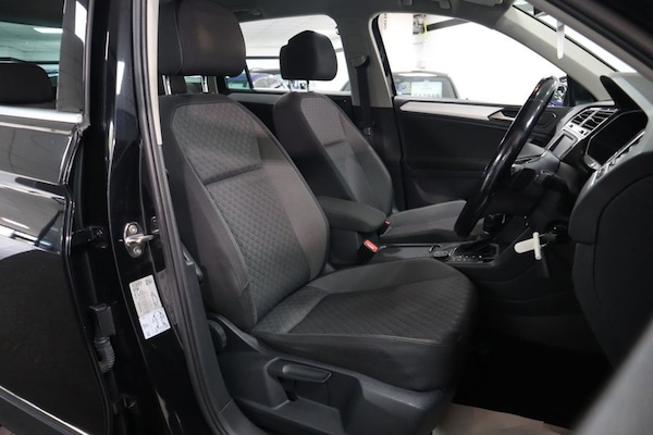 Used Volkswagen Tiguan 2018 for sale - 76303700: Photo 16