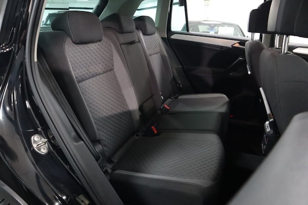 Used Volkswagen Tiguan 2018 for sale - 76303700: Photo 17