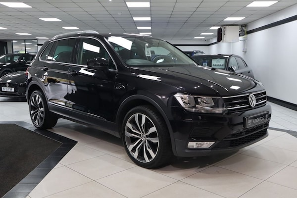 Used Volkswagen Tiguan 2018 for sale - 76303700: Photo 1