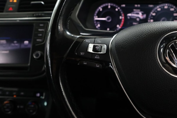 Used Volkswagen Tiguan 2018 for sale - 76303700: Photo 25