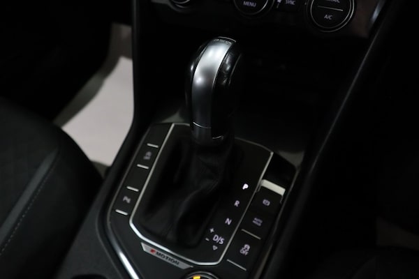 Used Volkswagen Tiguan 2018 for sale - 76303700: Photo 32