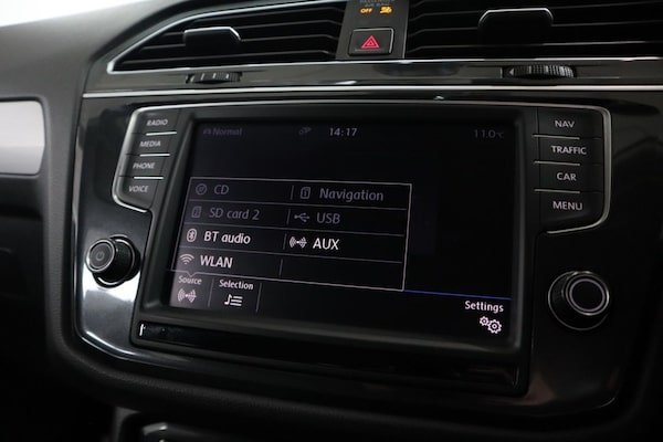 Used Volkswagen Tiguan 2018 for sale - 76303700: Photo 38