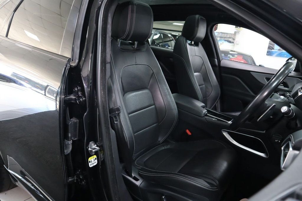 Used Jaguar F-Pace 2018 for sale - 76482187: Photo 17