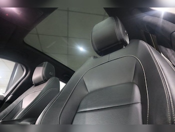 Used Jaguar F-Pace 2018 for sale - 76482187: Photo