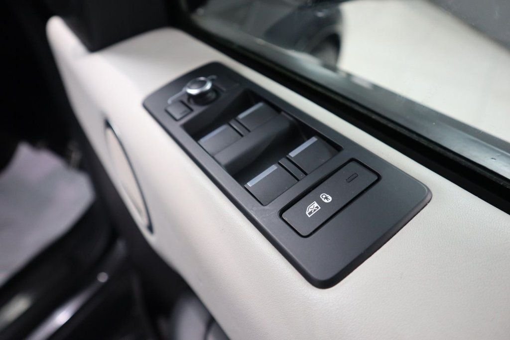 Used Land Rover Discovery 2019 for sale - 77263765: Photo 13