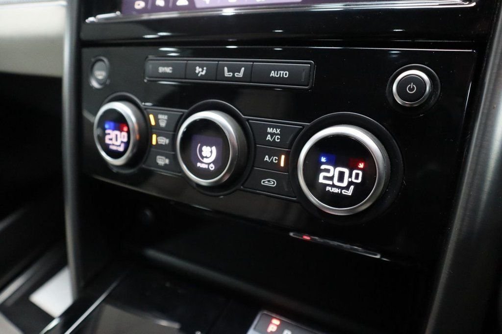 Used Land Rover Discovery 2019 for sale - 77263765: Photo 32