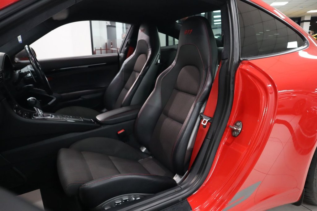 Used Porsche 911 2018 for sale - 76655449: Photo 11