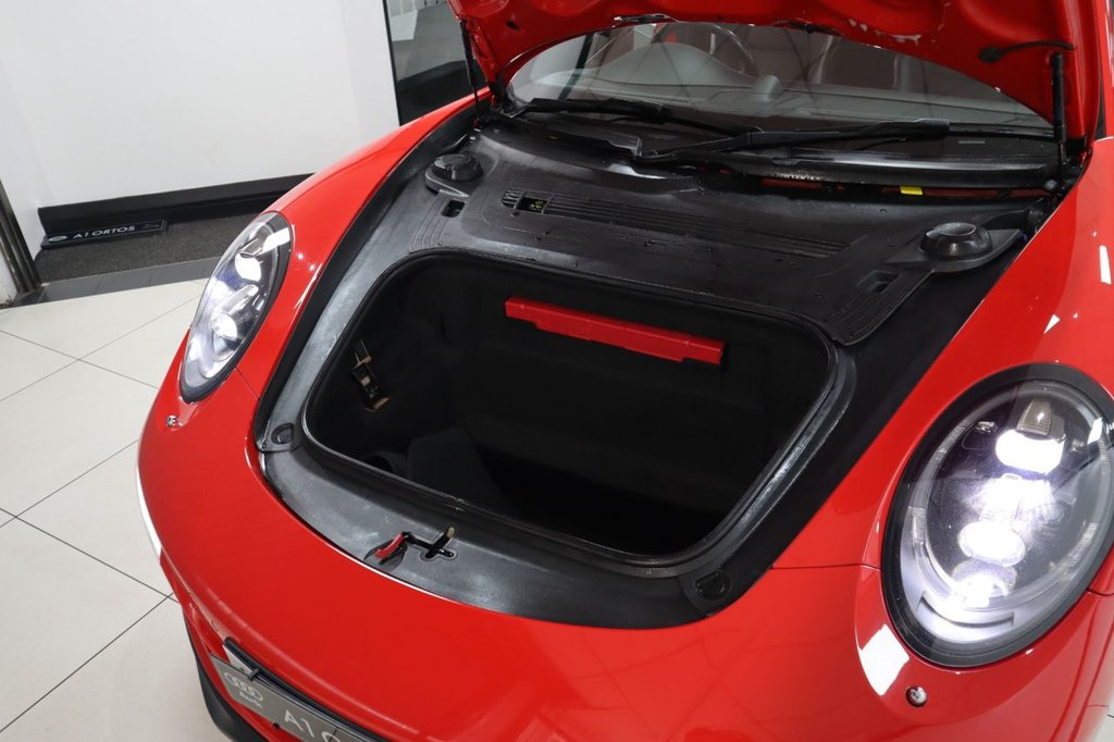 Used Porsche 911 2018 for sale - 76655449: Photo 43