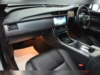Used Jaguar XF 2019 for sale - 78986113: Photo
