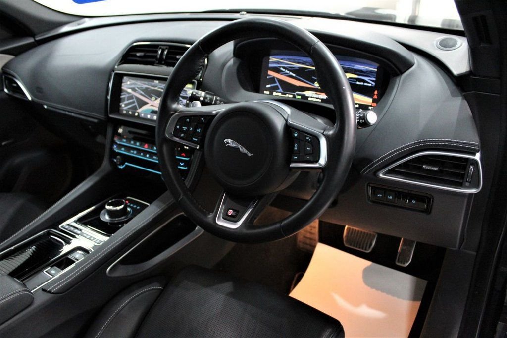 Used Jaguar F-Pace 2019 for sale - 76396137: Photo 14