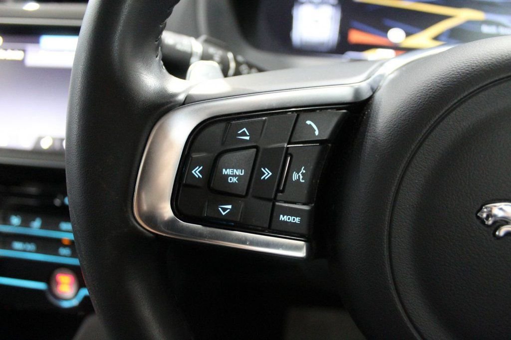 Used Jaguar F-Pace 2019 for sale - 76396137: Photo 15