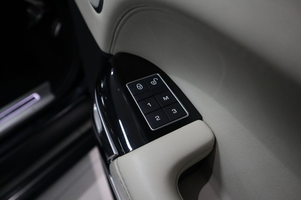 Used Land Rover Range Rover 2017 for sale - 76973867: Photo 12