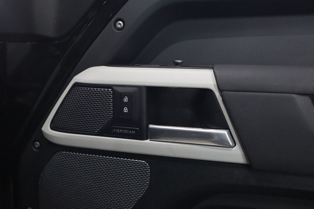 Used Land Rover Defender 2022 for sale - 77328406: Photo 4