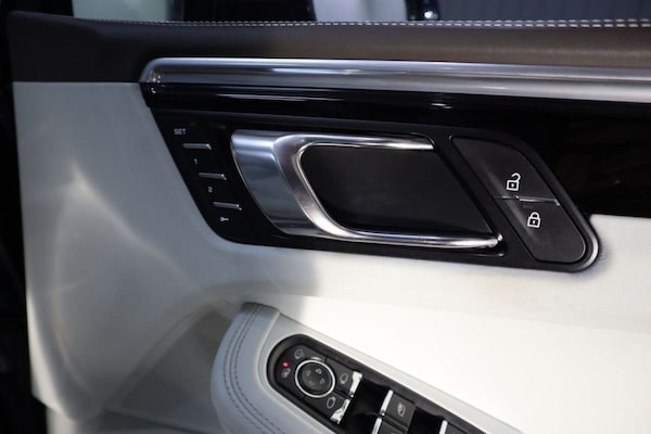 Used Porsche Macan 2020 for sale - 75068239: Photo 14