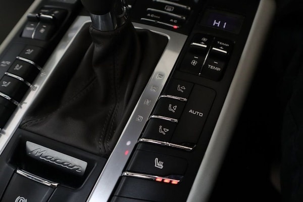Used Porsche Macan 2020 for sale - 75068239: Photo 28