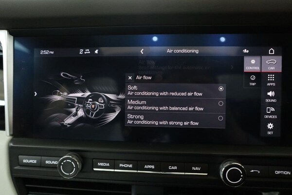 Used Porsche Macan 2020 for sale - 75068239: Photo 44