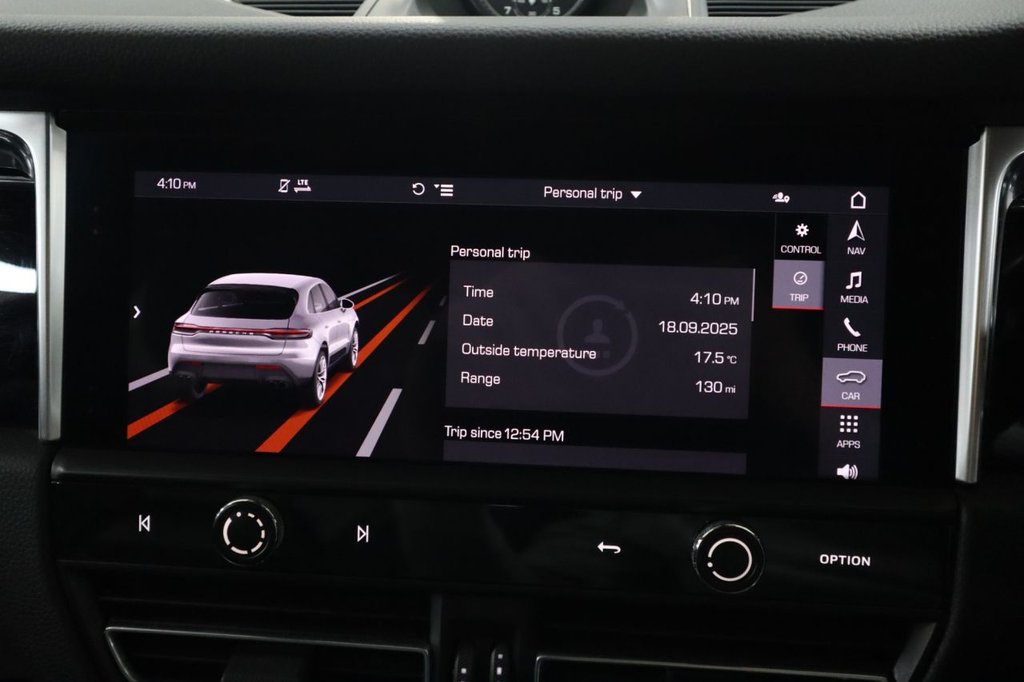 Used Porsche Macan 2022 for sale - 75929557: Photo 42