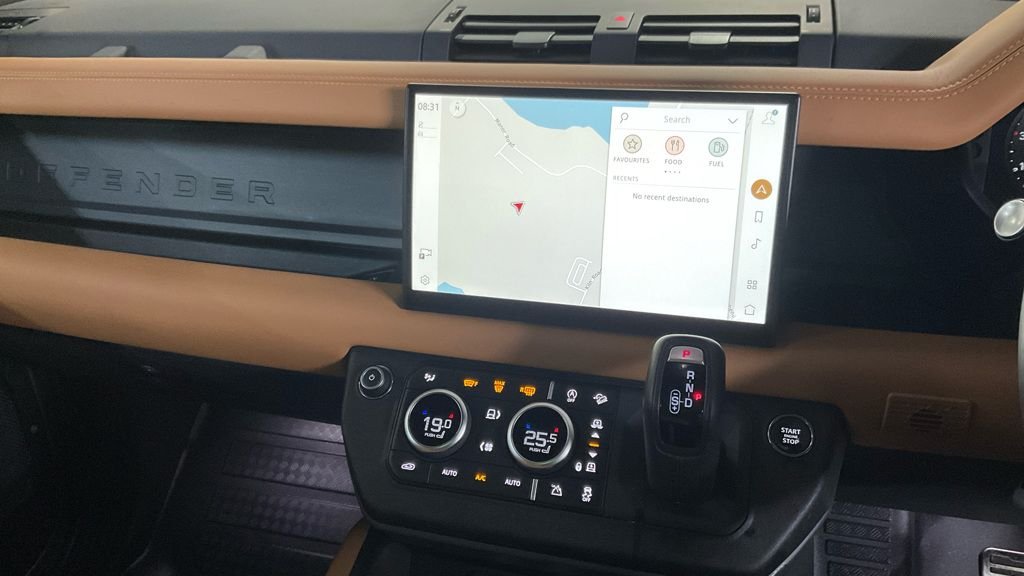 Used Land Rover Defender 2023 for sale - 77328282: Photo 11