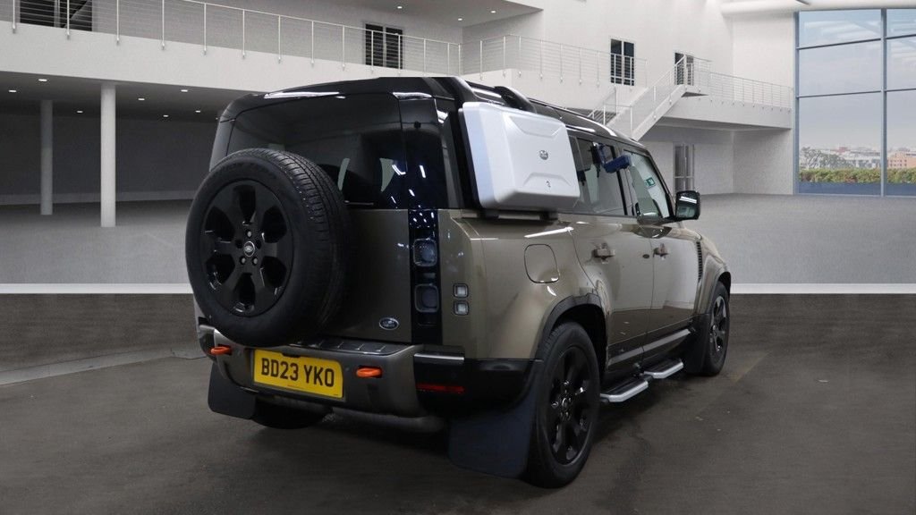 Used Land Rover Defender 2023 for sale - 77328282: Photo 5