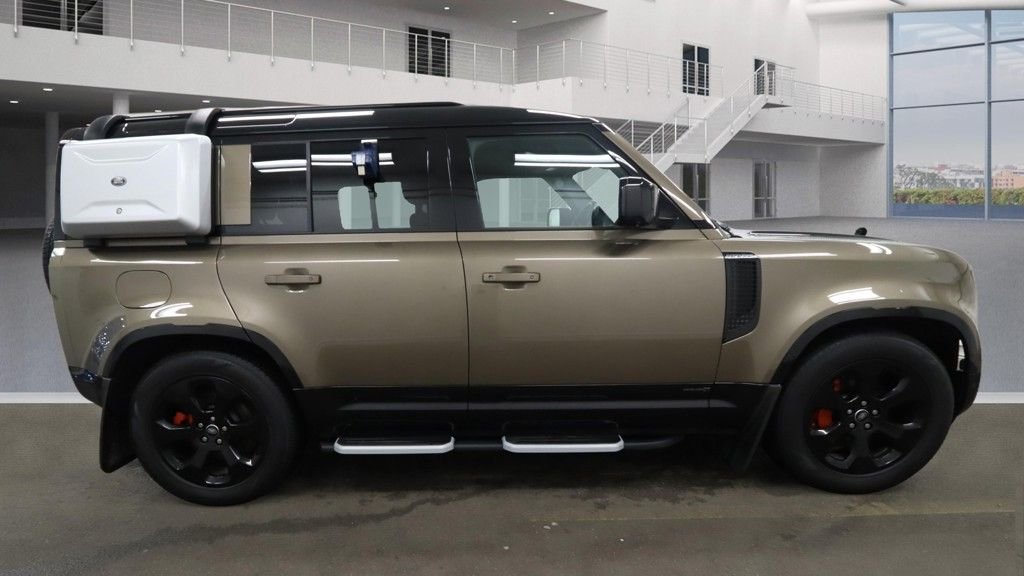 Used Land Rover Defender 2023 for sale - 77328282: Photo 7