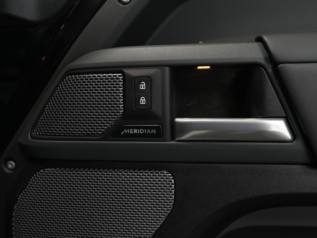 Used Land Rover Defender 2024 for sale - 77885038: Photo 13