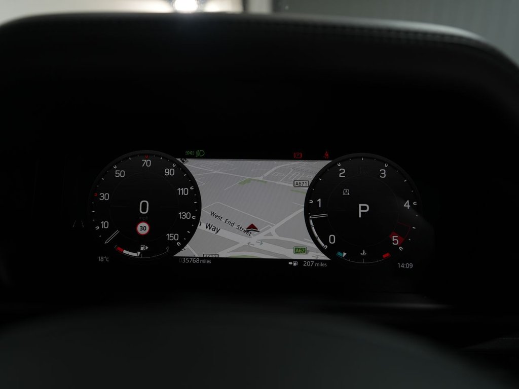 Used Land Rover Defender 2024 for sale - 77885038: Photo 27