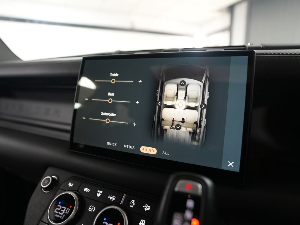 Used Land Rover Defender 2024 for sale - 77885038: Photo 37