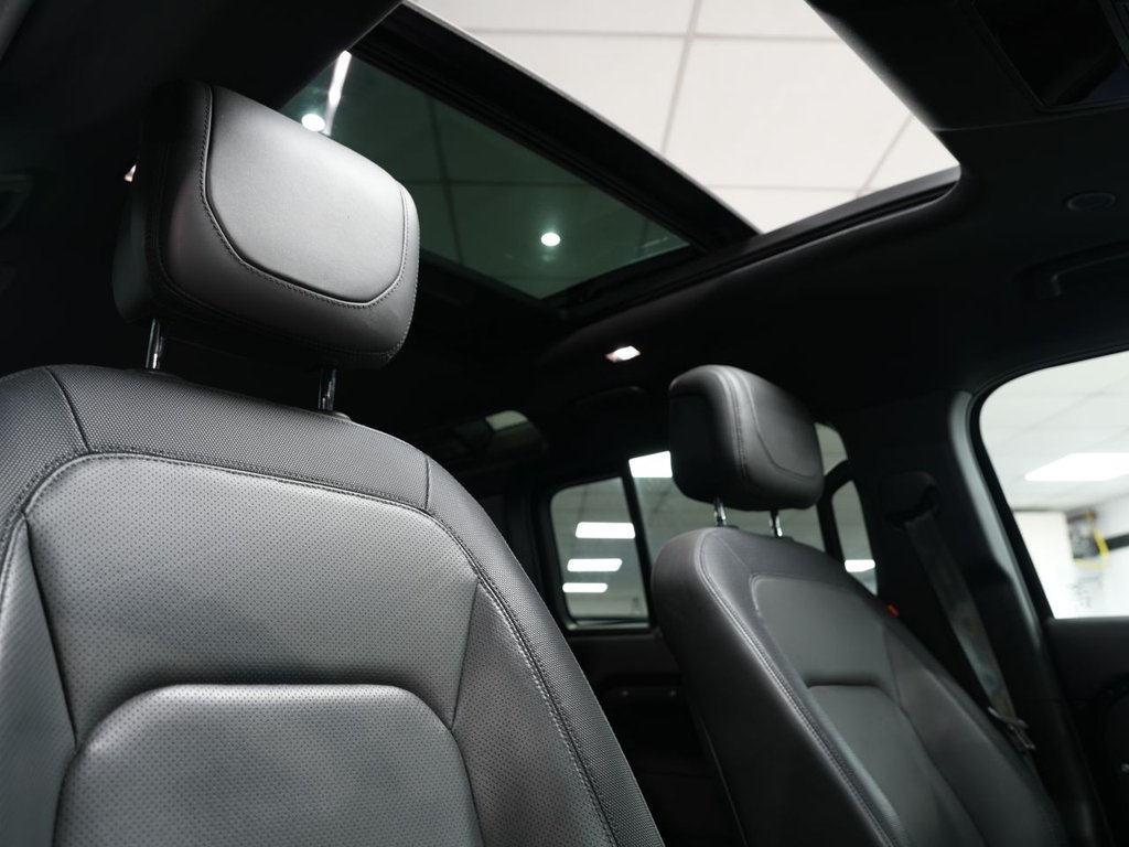 Used Land Rover Defender 2024 for sale - 77885038: Photo 4