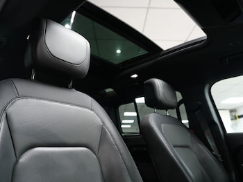 Used Land Rover Defender 2024 for sale - 77885038: Photo