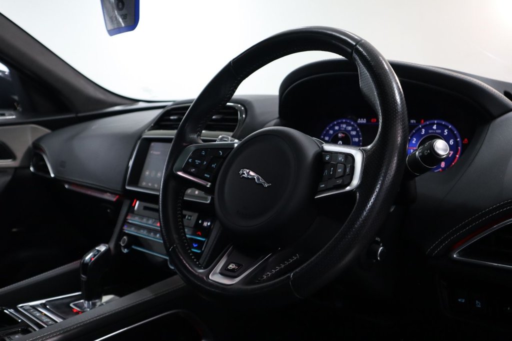 Used Jaguar F-Pace 2021 for sale - 76547239: Photo 37