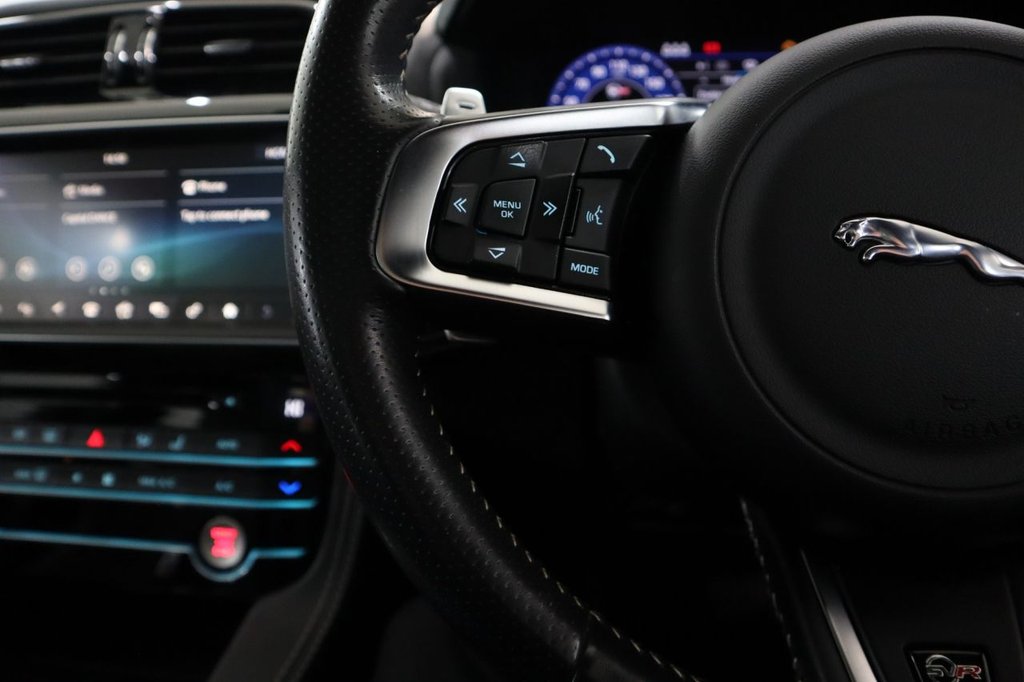 Used Jaguar F-Pace 2021 for sale - 76547239: Photo 38