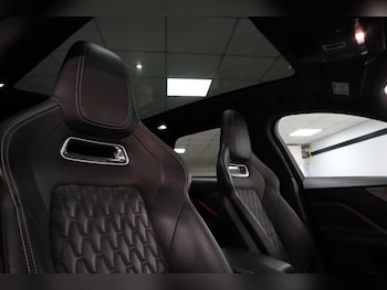 Used Jaguar F-Pace 2021 for sale - 76547239: Photo