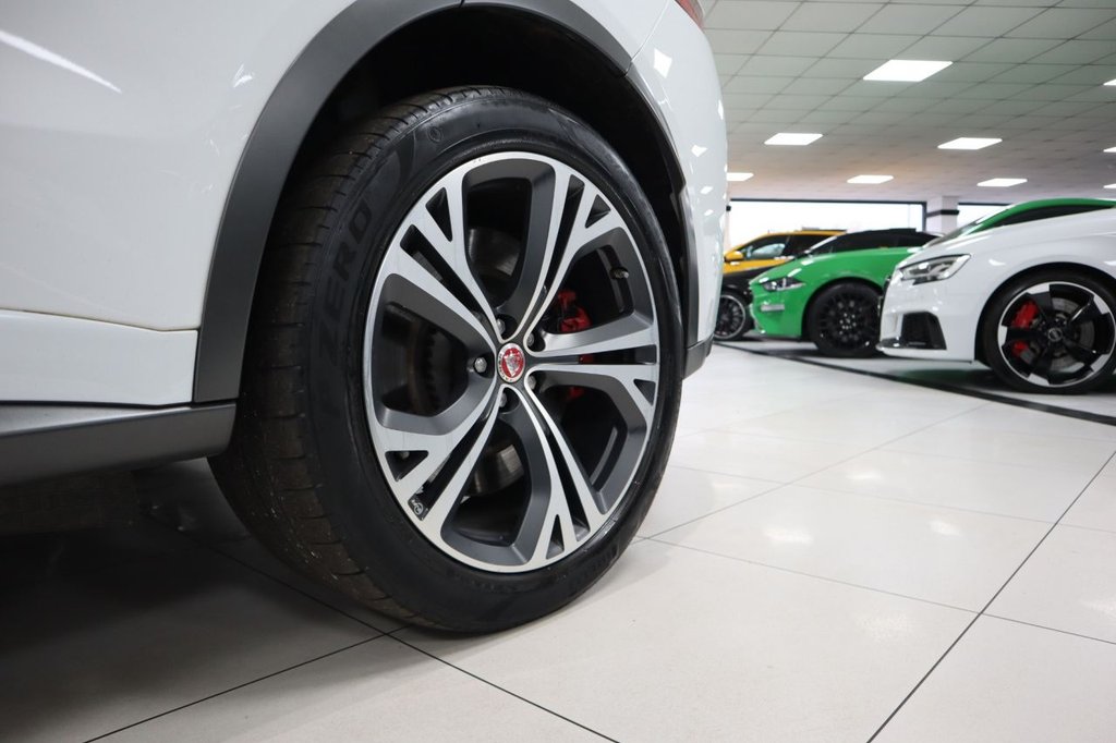 Used Jaguar F-Pace 2021 for sale - 76547239: Photo 9