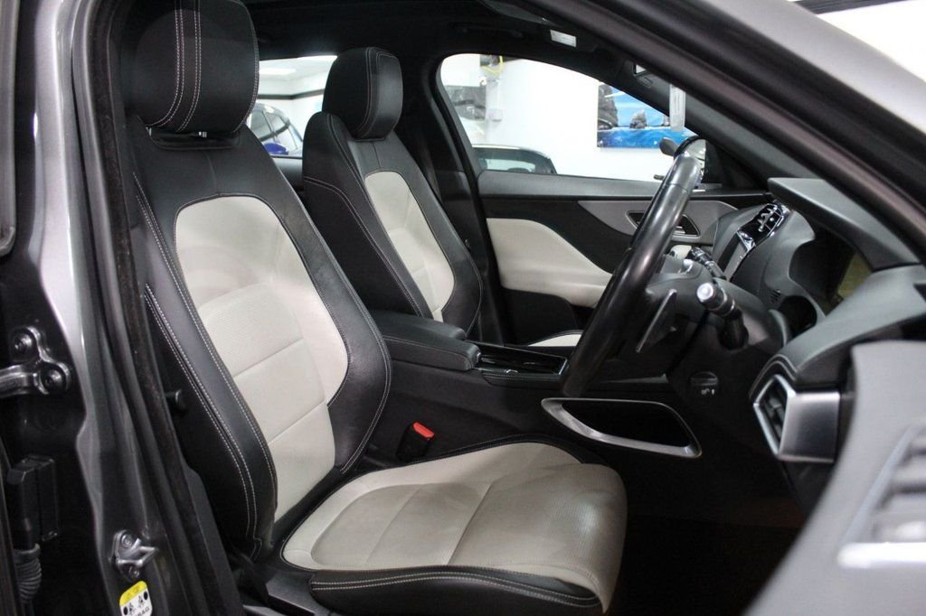 Used Jaguar F-Pace 2018 for sale - 76406940: Photo 9