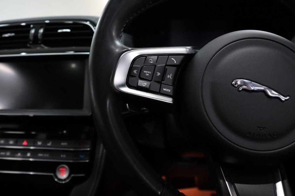 Used Jaguar F-Pace 2020 for sale - 76868030: Photo 20