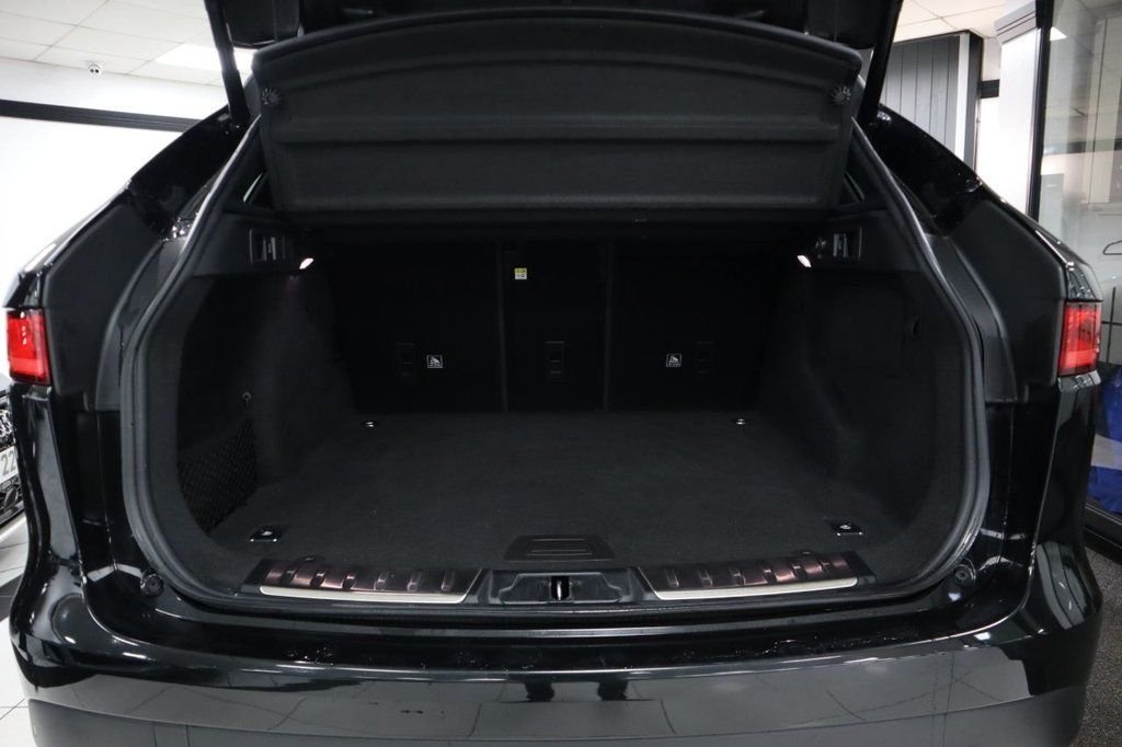 Used Jaguar F-Pace 2020 for sale - 76868030: Photo 8
