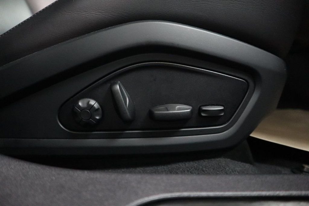 Used Porsche Taycan 2023 for sale - 77080321: Photo 12