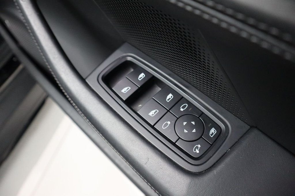 Used Porsche Taycan 2023 for sale - 77080321: Photo 7