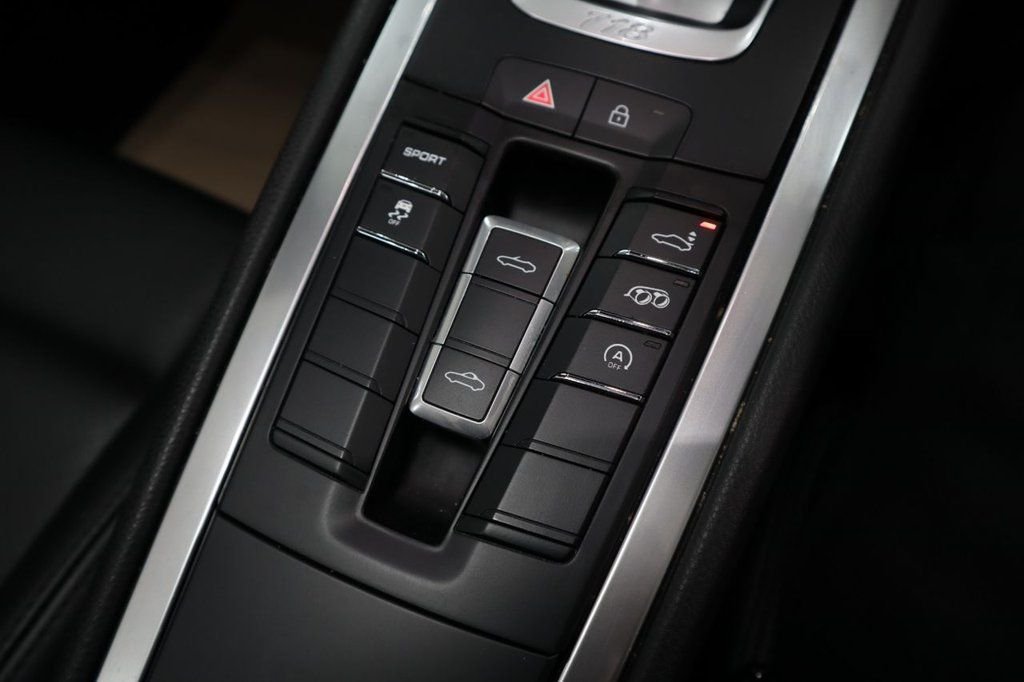 Used Porsche 718 Boxster 2019 for sale - 76430126: Photo 19