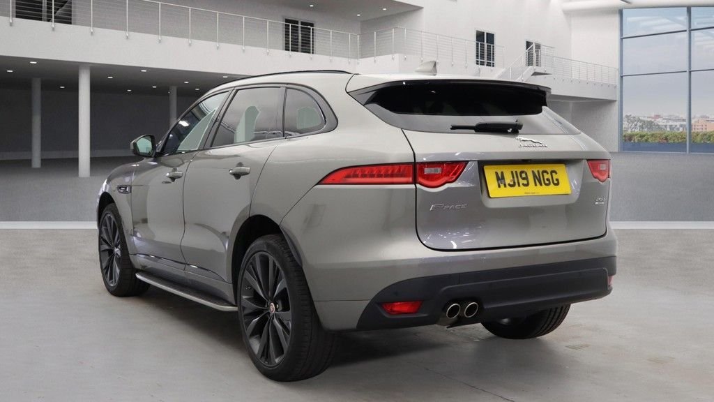 Used Jaguar F-Pace 2019 for sale - 76106036: Photo 3