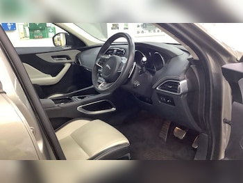 Used Jaguar F-Pace 2019 for sale - 76106036: Photo 4