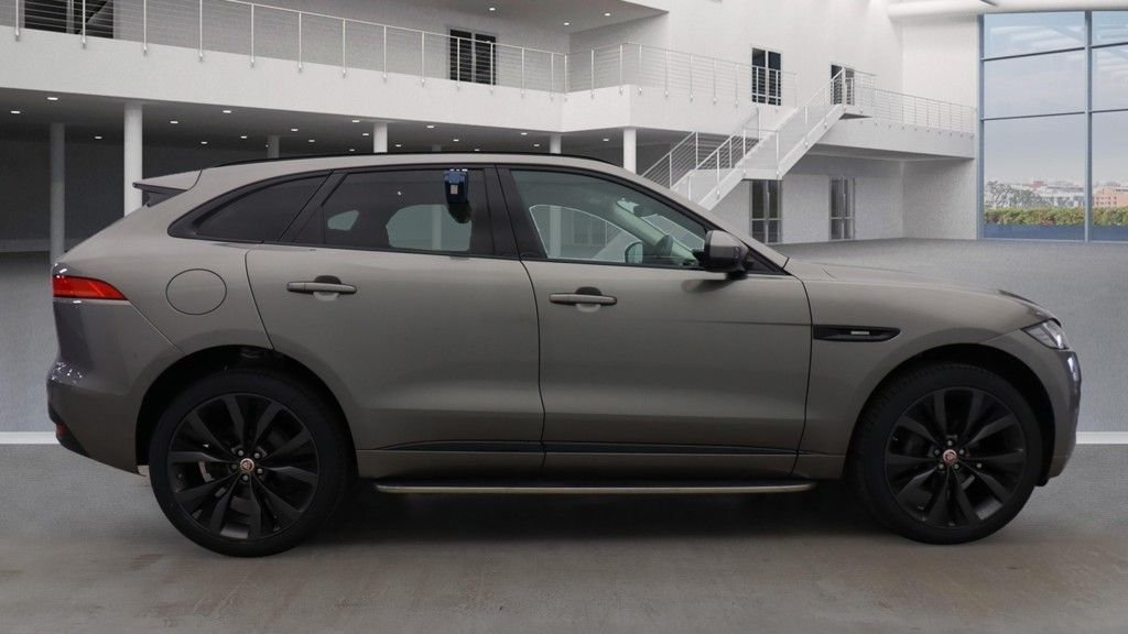 Used Jaguar F-Pace 2019 for sale - 76106036: Photo 6