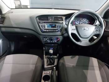 Used Hyundai i20 2017 for sale - 75400063: Photo