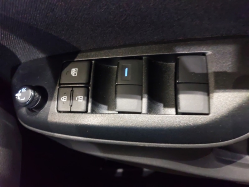 Used Toyota Yaris Cross 2023 for sale - 77852523: Photo 18