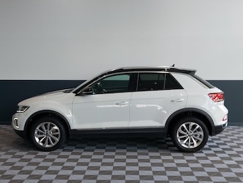Used Volkswagen T-Roc 2022 for sale - 76885369: Photo
