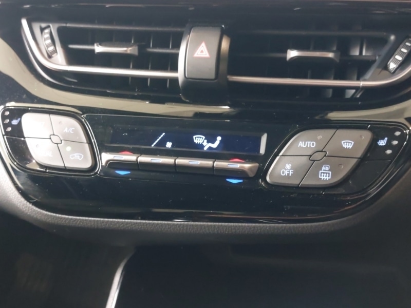 Used Toyota C-HR 2023 for sale - 77948156: Photo 17